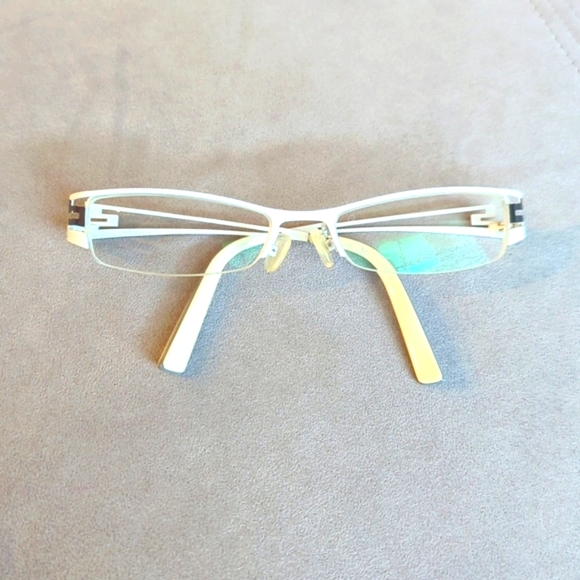 White Glasses Frame - Picture 1 of 3